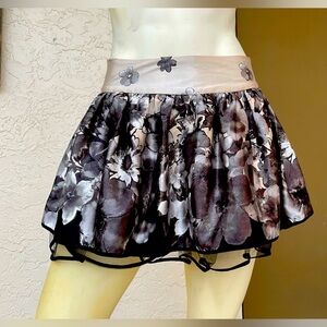 Forever 21 Floral Skirt with Sheer Overlay size XS new without the tags